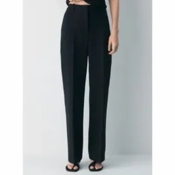 Aritzia Pants - Aritzia Babaton New Agency Pant Black size 10